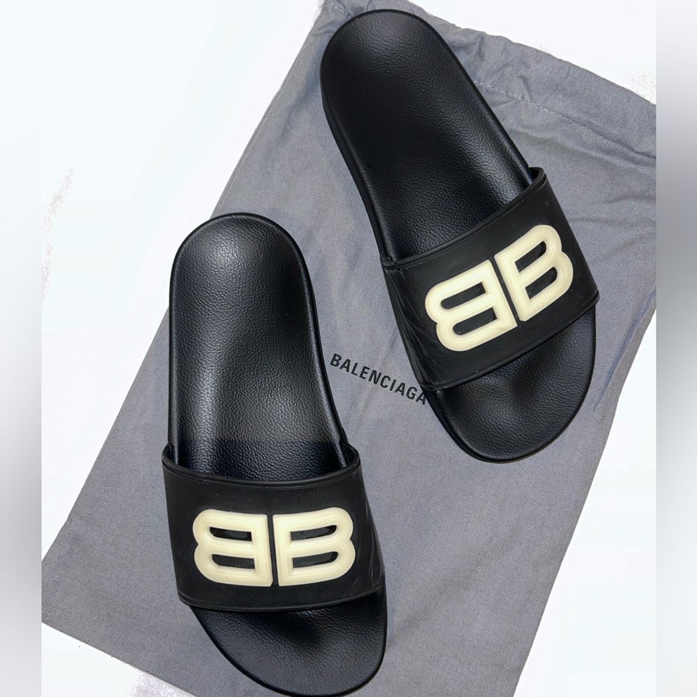 BALENCIAGA Glow in the Dark Pool Slides! SIZE 37 / 6.5